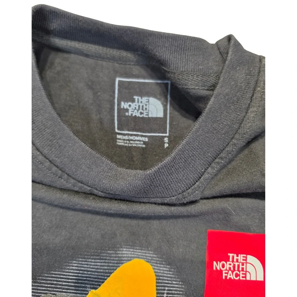 The North Face Mens‎ Black Mountaineer Graphic T-Shirt Red Box Logo Small
